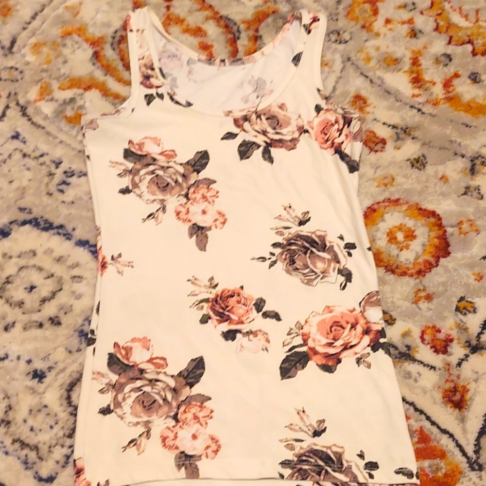 3 for $20!! 😍  Forever 21 Floral Tank Top